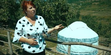 OAMENI REMARCABILI | SATUL DE IURTA